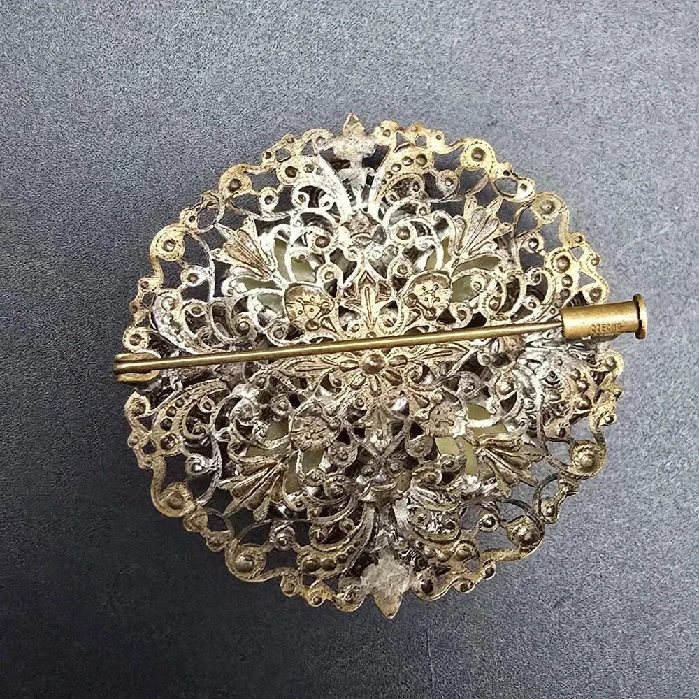 Yellow Moonglow Czech Brooch Bronze Tone VIntage Trombone Clasp